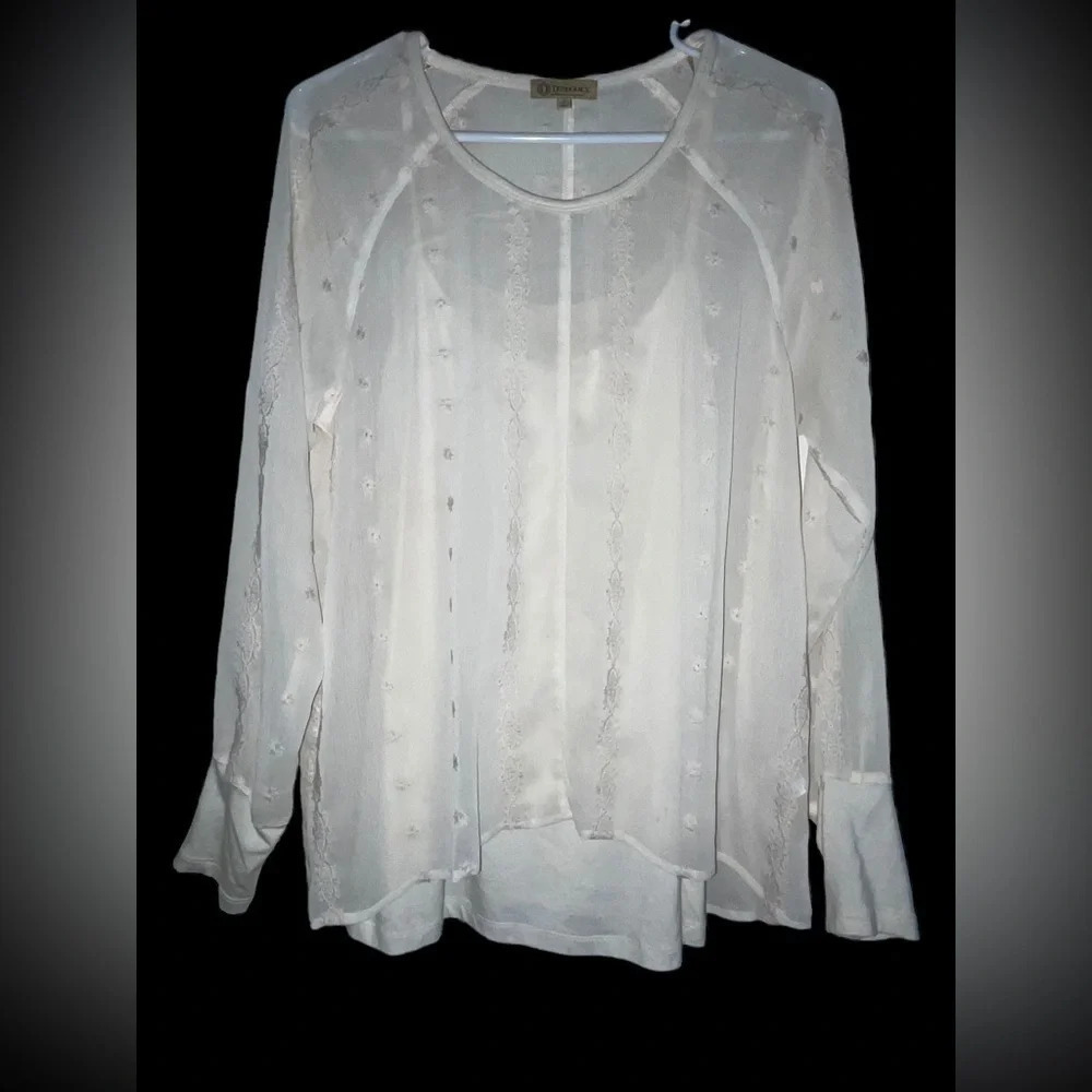 DEMOCRACY Shear Cream Top With Beige Cami Tank Underneath Long Sleeve Sz Small